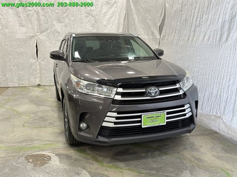 Used 2017 Toyota Highlander XLE AWD/4WD image 33