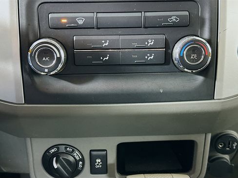 Used 2018 Nissan Frontier SV image 23