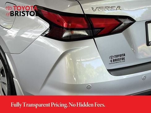 Used 2020 Nissan Versa S FWD image 5