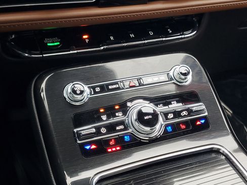 Certified 2022 Lincoln Nautilus Reserve w/ Equipment Group 201A image 18