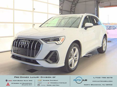 Used 2022 Audi Q3 2.0T Premium Plus w/ Premium Plus Package AWD/4WD image 1
