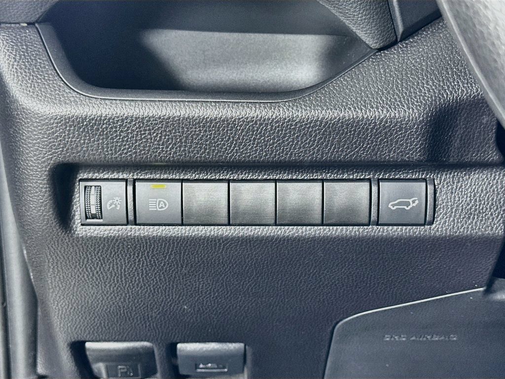 Certified 2025 Toyota RAV4 XLE w/ Convenience Package FWD image 10