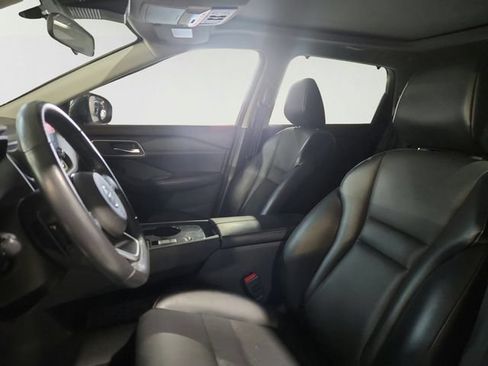 Used 2021 Nissan Rogue SV w/ Premium Package FWD image 10