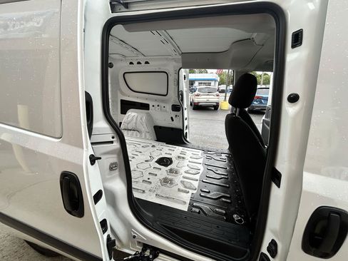 Used 2015 RAM ProMaster City Tradesman FWD image 15