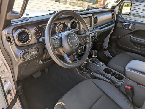 Used 2022 Jeep Wrangler Unlimited Sport image 8