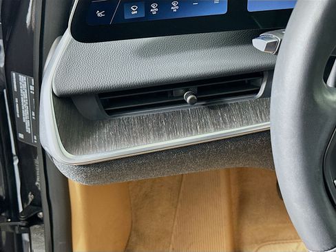 Used 2024 Lucid Air Touring AWD/4WD image 17