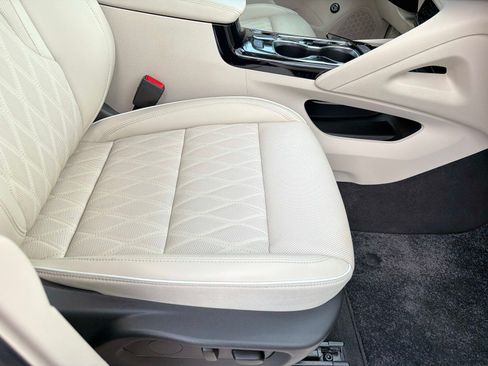 Used 2023 Buick Envision Avenir FWD image 21
