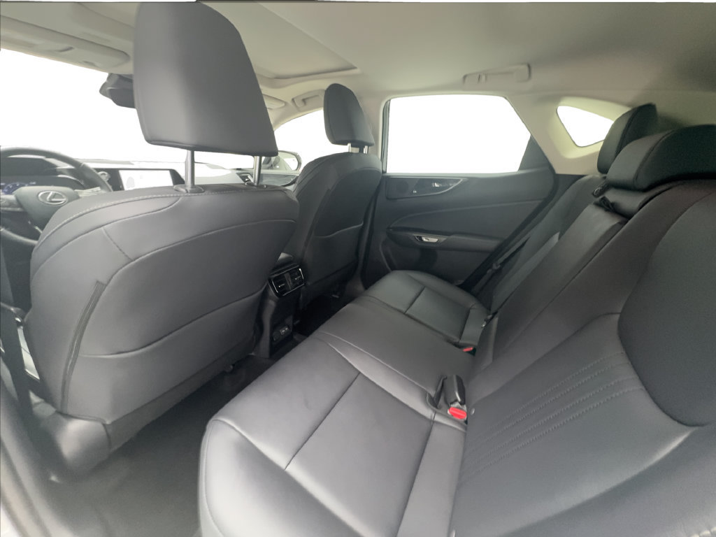 Used 2025 Lexus NX 250 FWD w/ Towing Package (2000 Lbs) image 25