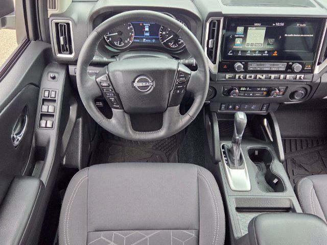 Used 2025 Nissan Frontier SV w/ SV Convenience Package RWD image 7