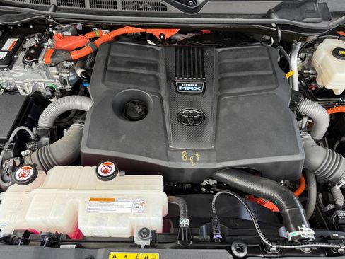 Used 2024 Toyota Sequoia Platinum AWD/4WD image 16
