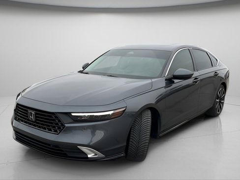 Used 2024 Honda Accord Touring image 15