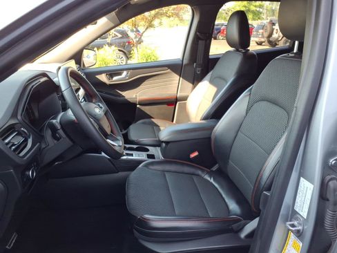 Certified 2023 Ford Escape ST-Line w/ Tech Pack #1 FWD image 16