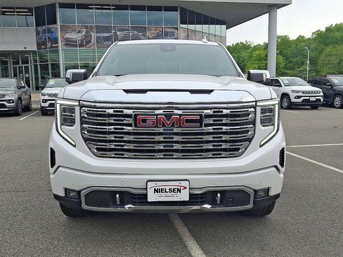 Used 2024 GMC Sierra 1500 Denali w/ Denali Reserve Package AWD/4WD image 8