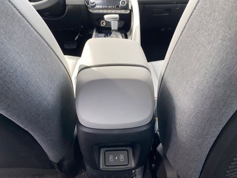 New 2026 Hyundai Elantra Limited FWD image 27