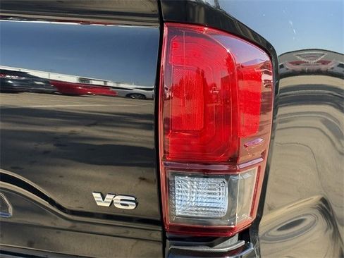 Used 2023 Toyota Tacoma SR image 7
