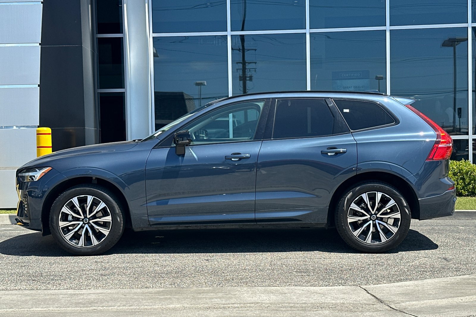 Used 2024 Volvo XC60 B5 Core AWD/4WD image 7