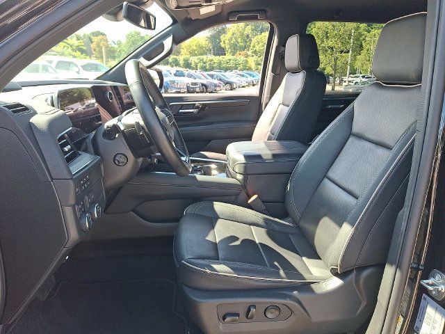 Used 2025 Chevrolet Tahoe Premier AWD/4WD image 2