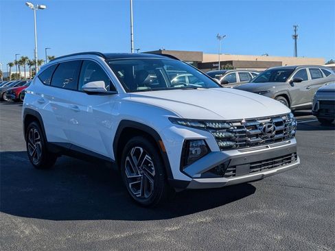 Certified 2025 Hyundai Tucson Limited image 3