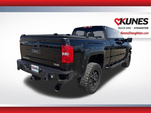 Used 2018 GMC Sierra 2500 SLT w/ Duramax Plus Package AWD/4WD image 12