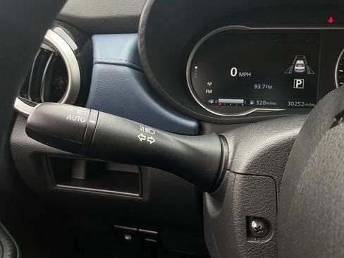 Used 2025 Nissan Versa SV FWD image 32