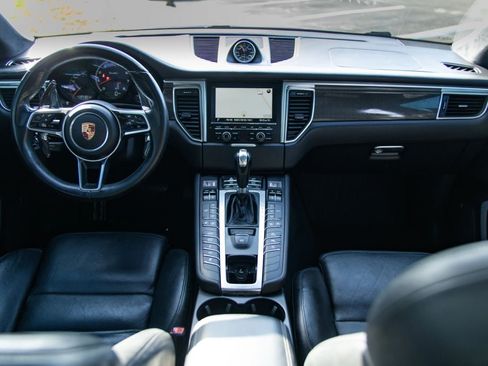 Used 2015 Porsche Macan Turbo AWD/4WD image 31