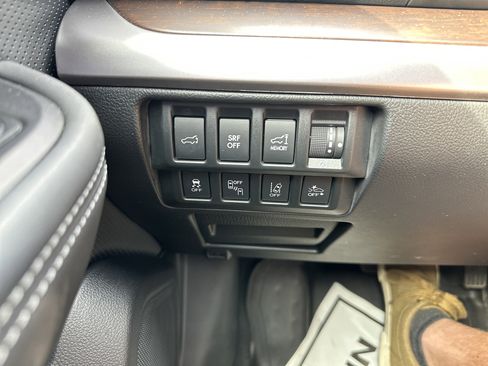 Used 2015 Subaru Outback 3.6R Limited image 33