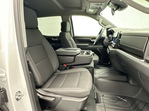 Certified 2026 Chevrolet Silverado 1500 RST w/ LPO, Dark Essentials Package AWD/4WD image 22