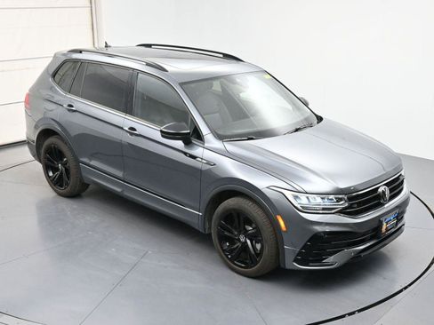Certified 2023 Volkswagen Tiguan SE R-Line AWD/4WD image 33