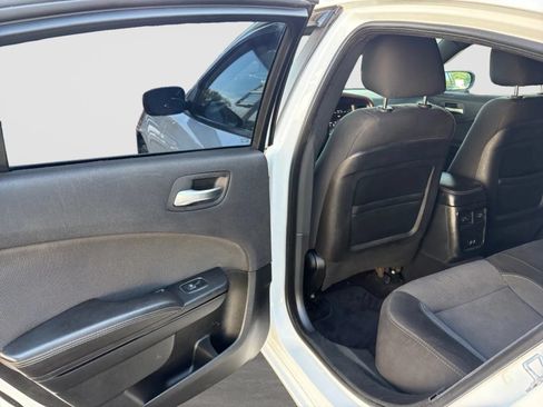 Used 2018 Dodge Charger SXT w/ Blacktop Package RWD image 14