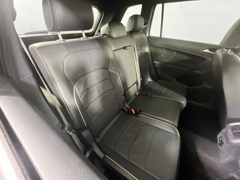 Used 2022 Volkswagen Tiguan SEL R-Line AWD/4WD image 27