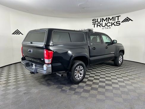 Used 2016 Toyota Tacoma SR5 w/ SR5 Appearance Package (SN) AWD/4WD image 4