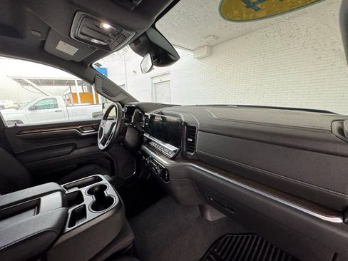 Used 2024 Chevrolet Silverado 1500 LT AWD/4WD image 17
