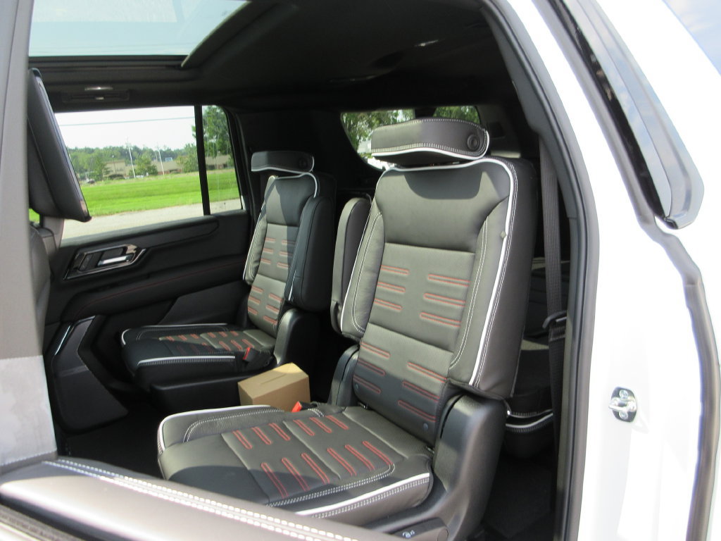New 2026 GMC Yukon XL AT4 Ultimate AWD/4WD image 10