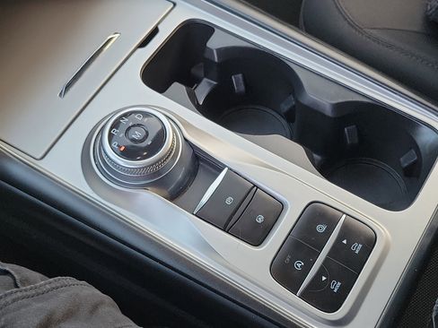 Used 2020 Ford Explorer XLT image 14