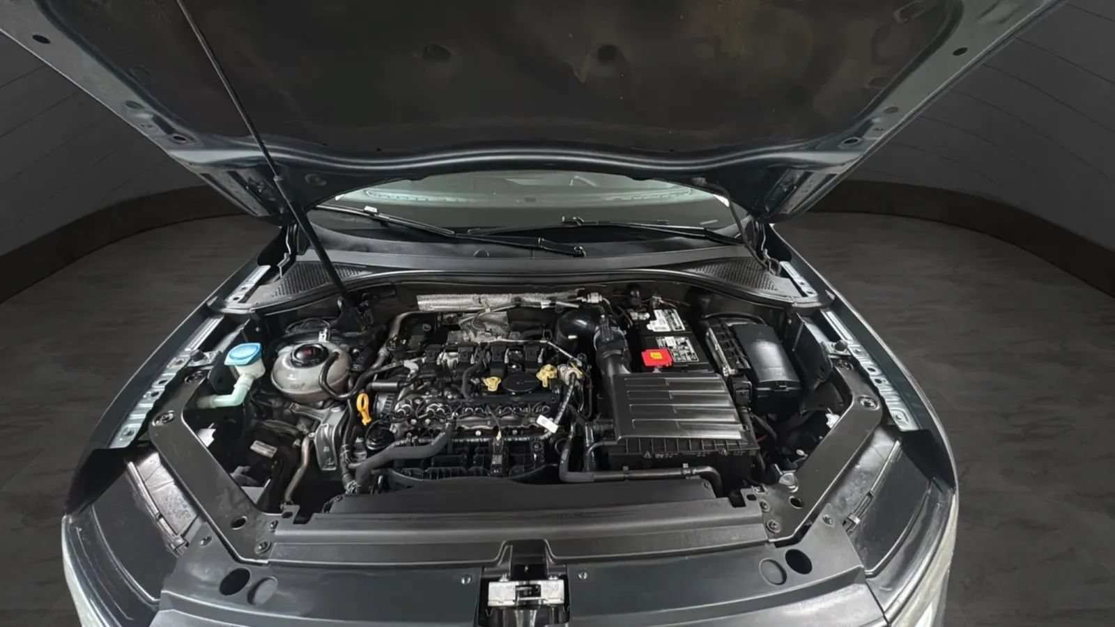 Used 2019 Volkswagen Tiguan SE FWD image 21
