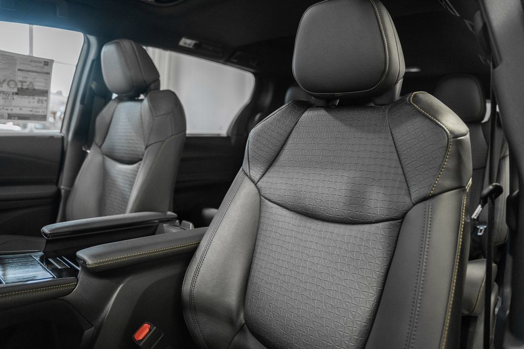 New 2026 Toyota Sienna XLE Woodland Edition AWD/4WD image 42