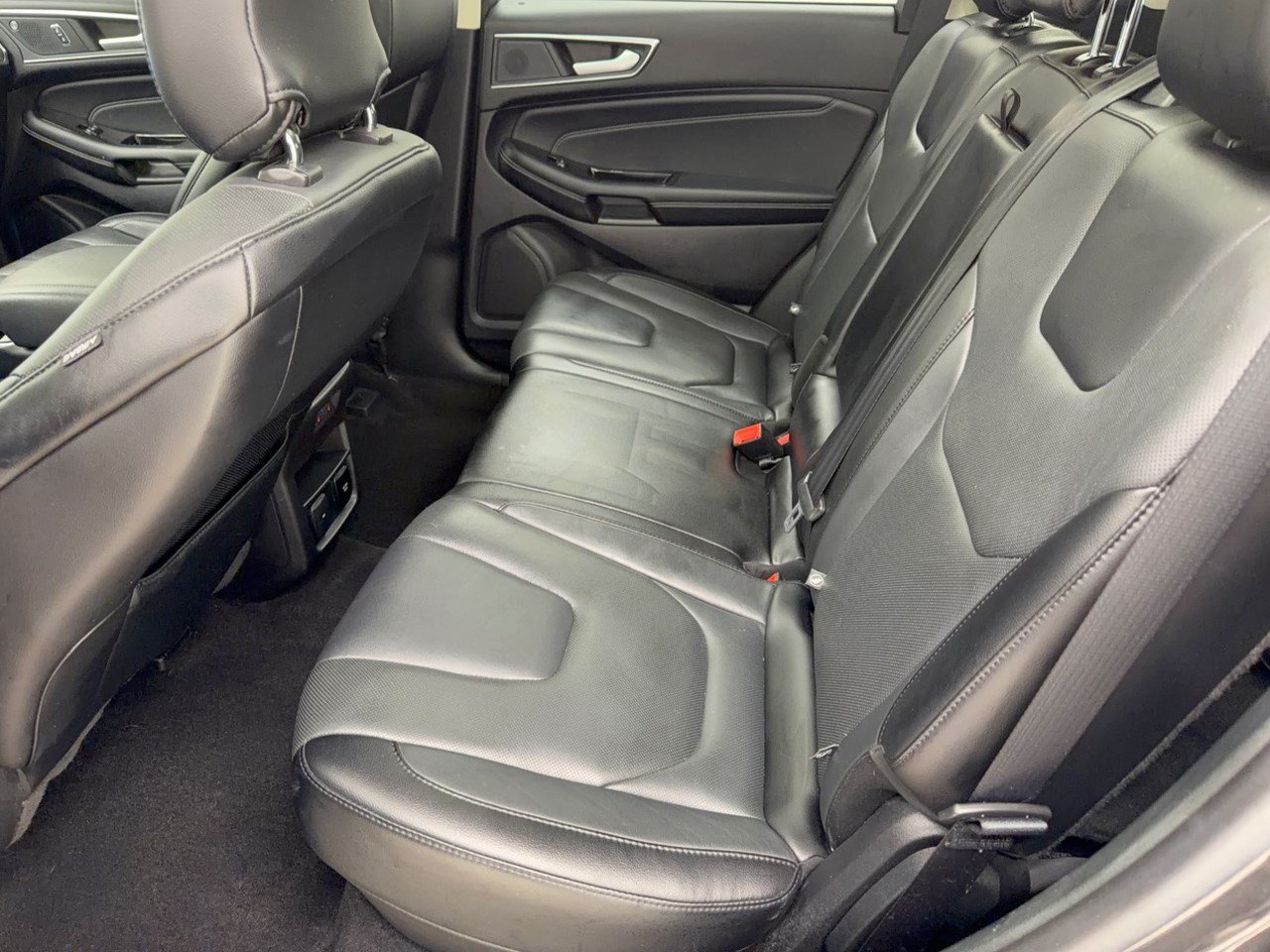Used 2019 Ford Edge Titanium w/ Equipment Group 301A FWD image 25