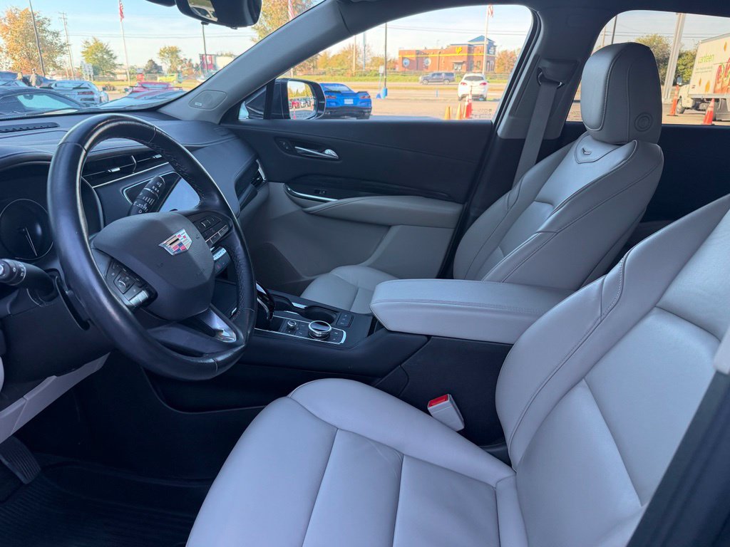 Used 2023 Cadillac XT4 Premium Luxury w/ Enhanced Visibility Package AWD/4WD image 5