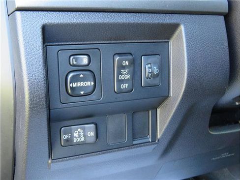 Used 2016 Toyota Tundra SR5 AWD/4WD image 10