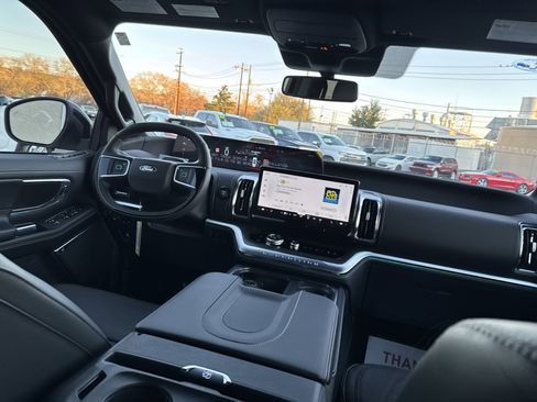 New 2025 Ford Expedition Platinum w/ Stealth Performance Package image 14