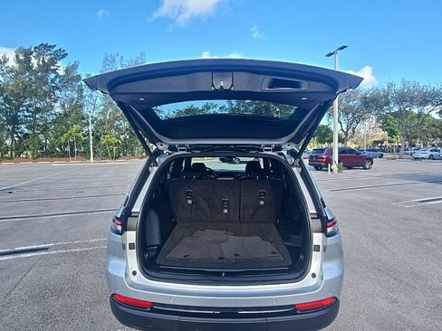 Used 2024 Jeep Grand Cherokee Limited w/ Black Appearance Package image 29