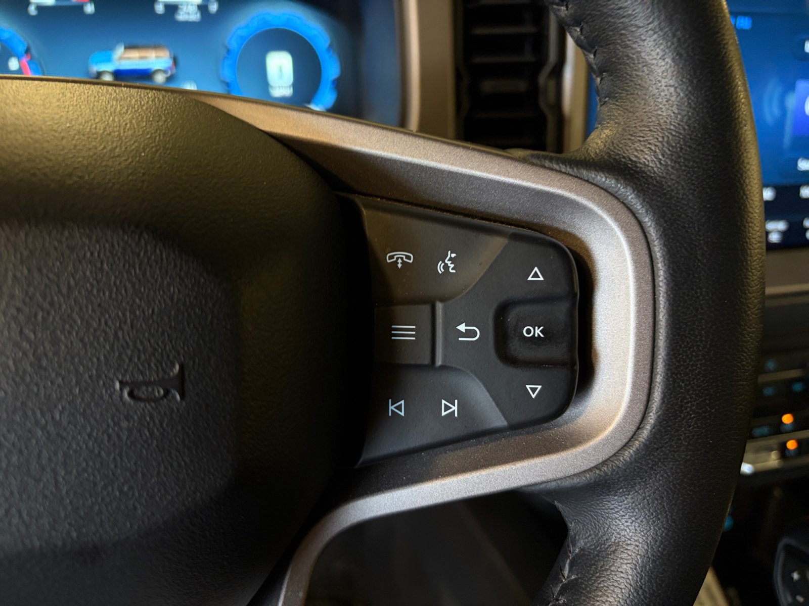 Used 2025 Ford Bronco Outer Banks AWD/4WD image 19