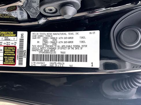 Used 2025 Toyota Tundra Limited AWD/4WD image 34