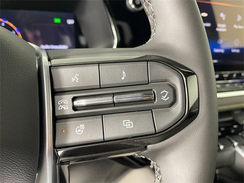 New 2026 Chevrolet Colorado ZR2 w/ Technology Package image 8