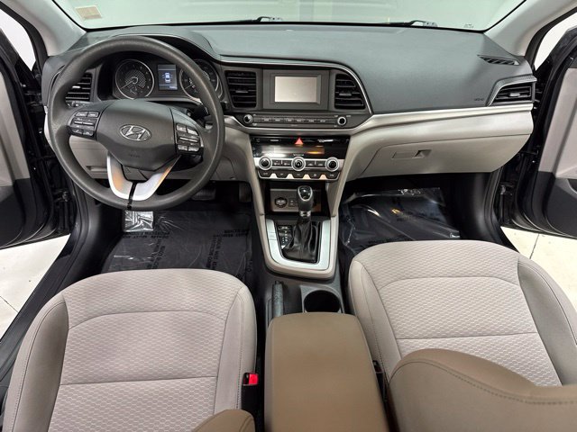 Used 2020 Hyundai Elantra SE FWD image 2