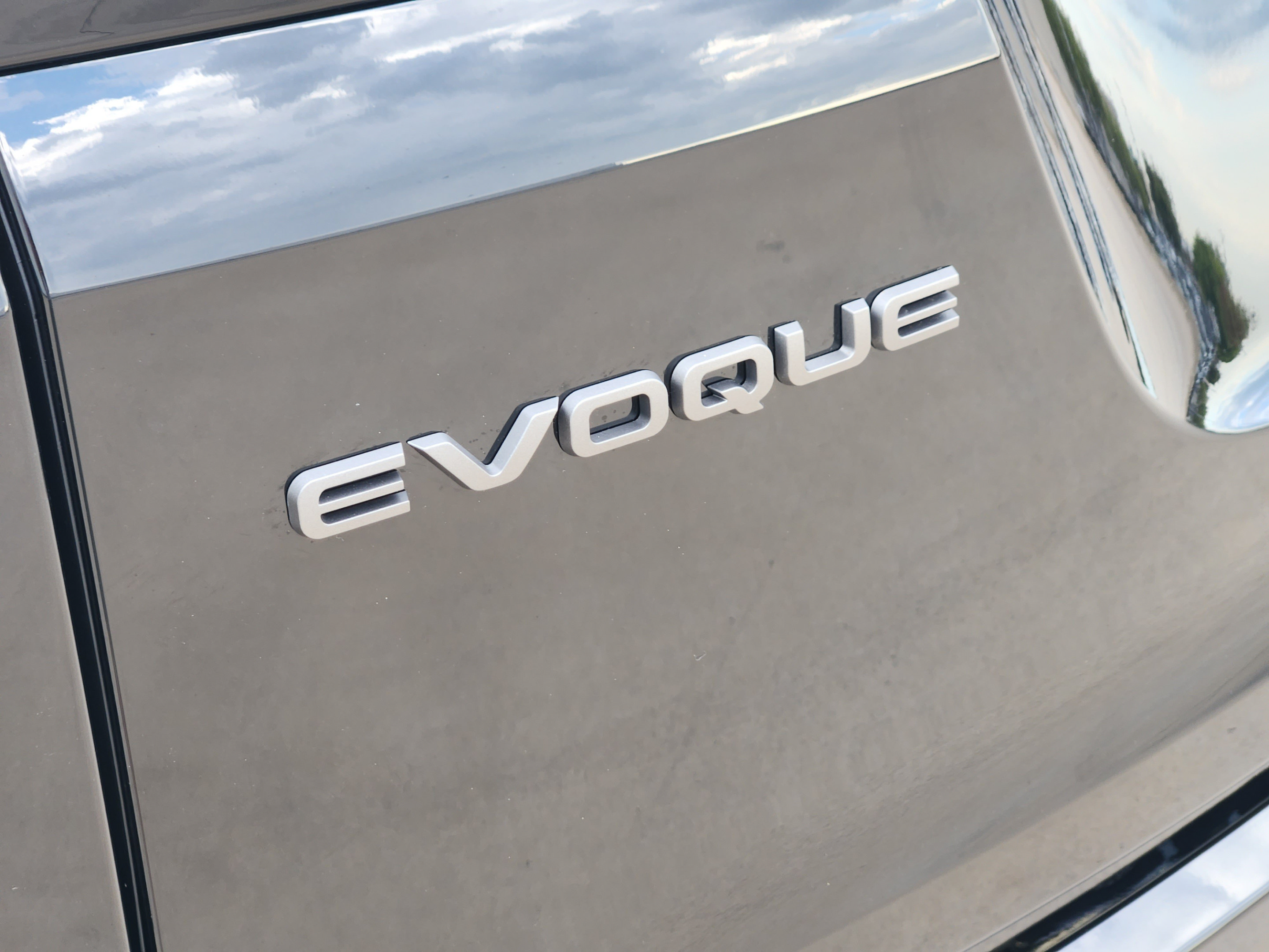 New 2026 Land Rover Range Rover Evoque S AWD/4WD image 11