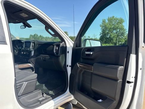 Used 2022 Chevrolet Silverado 1500 RST w/ Redline Edition AWD/4WD image 22