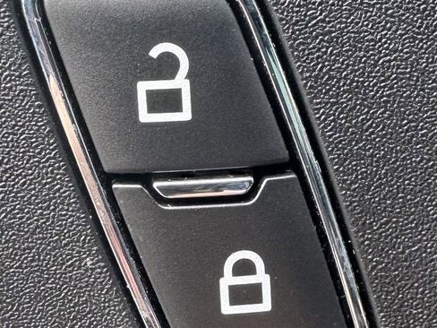 Certified 2023 Ford Bronco Wildtrak image 6