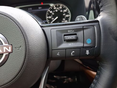 Used 2022 Nissan Pathfinder Platinum AWD/4WD image 23