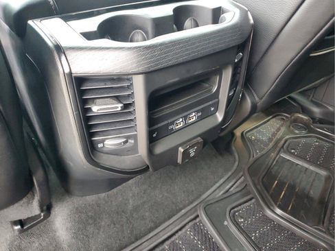 Used 2022 RAM 1500 Limited w/ Bed Utility Group image 10